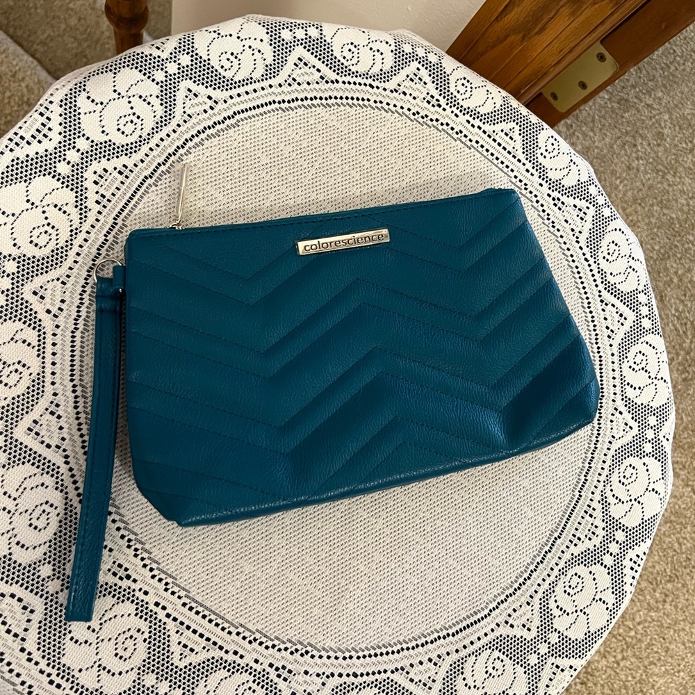 Cosmetic bag
